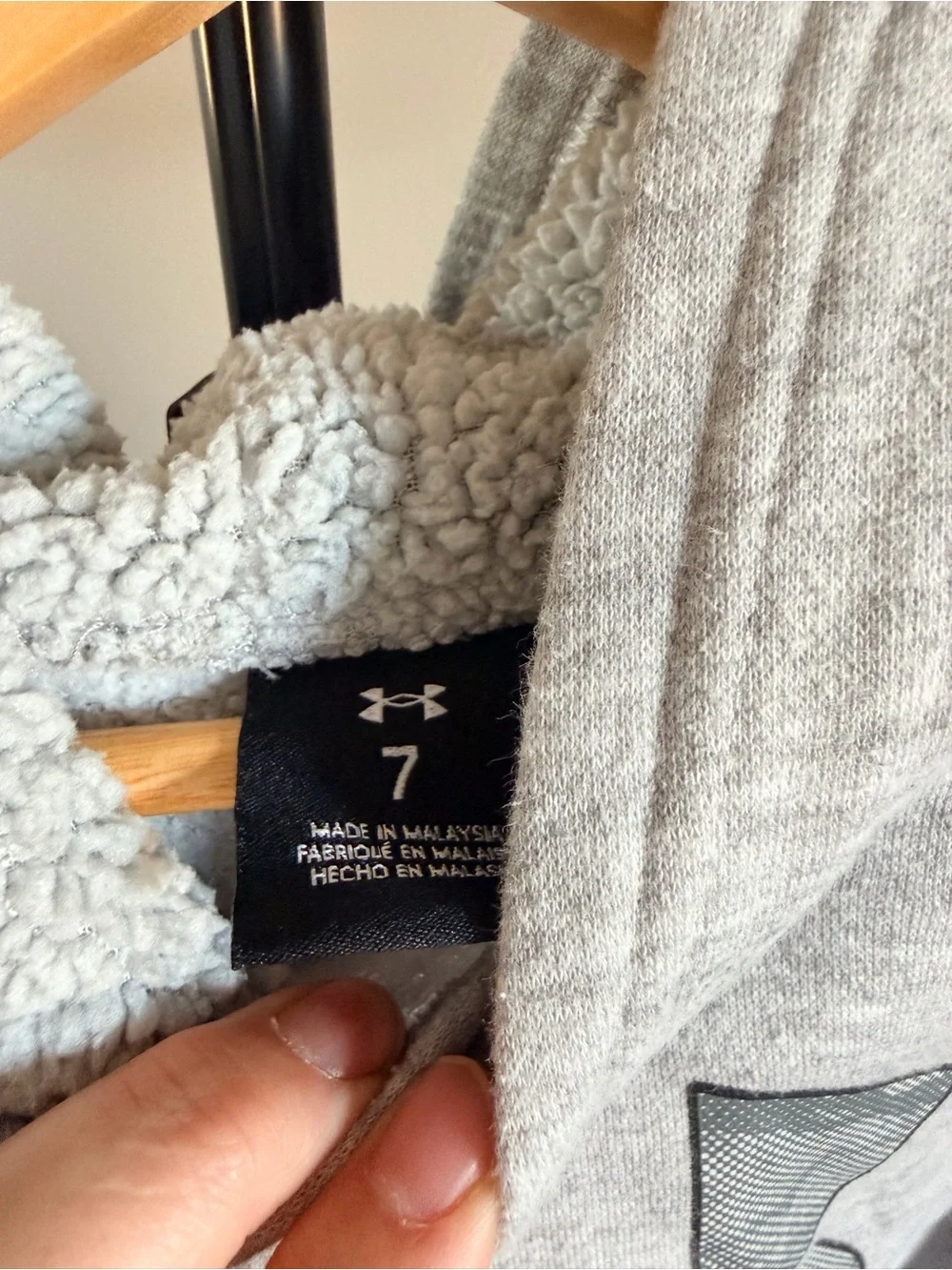 Under Armour Kids Grey Hoodie – Size 7 – Good Condition